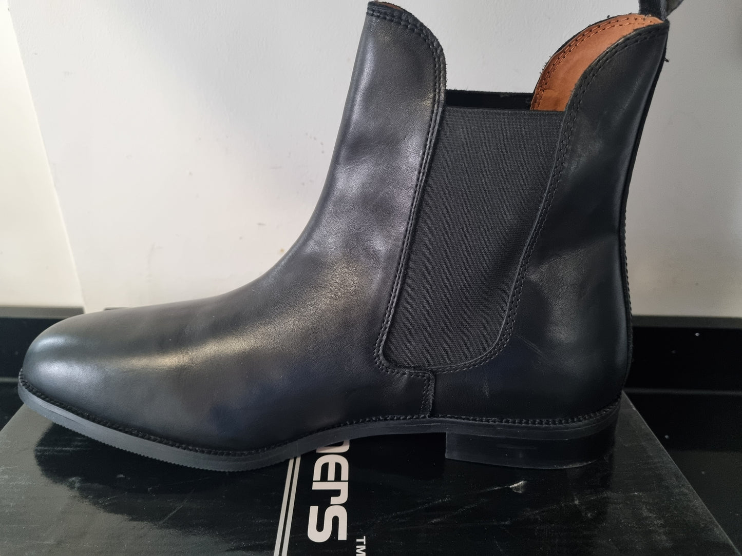 Chelsea Boot by Roamers - Black Leather - (M252A)