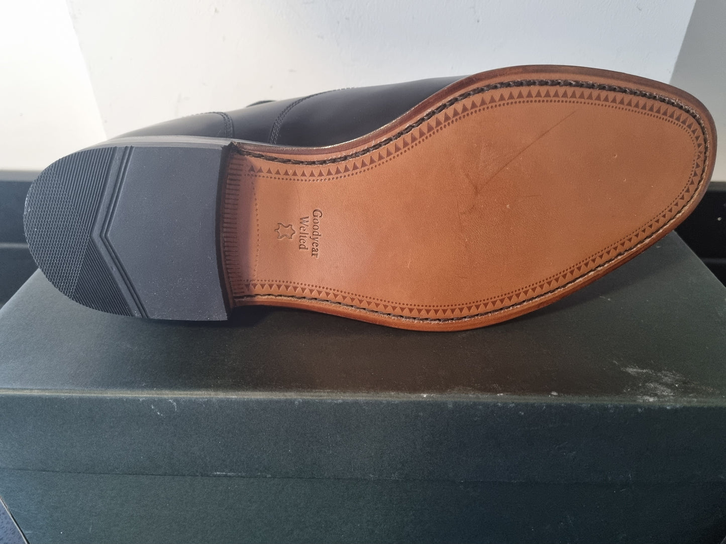 Loake - Hi-Shine Black Leather Oxford Shoe