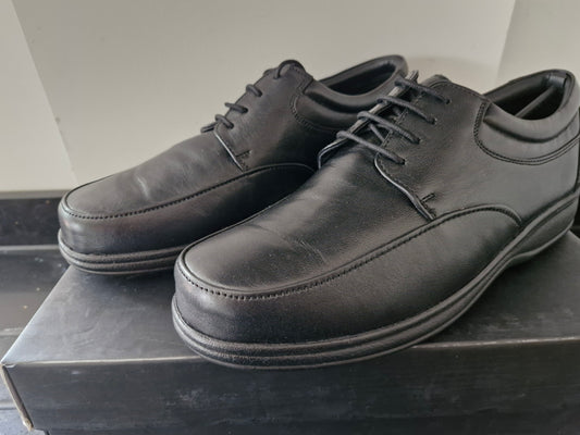 Roamers Black Soft Leather Square Toe Shoe Size 6 (M848A)