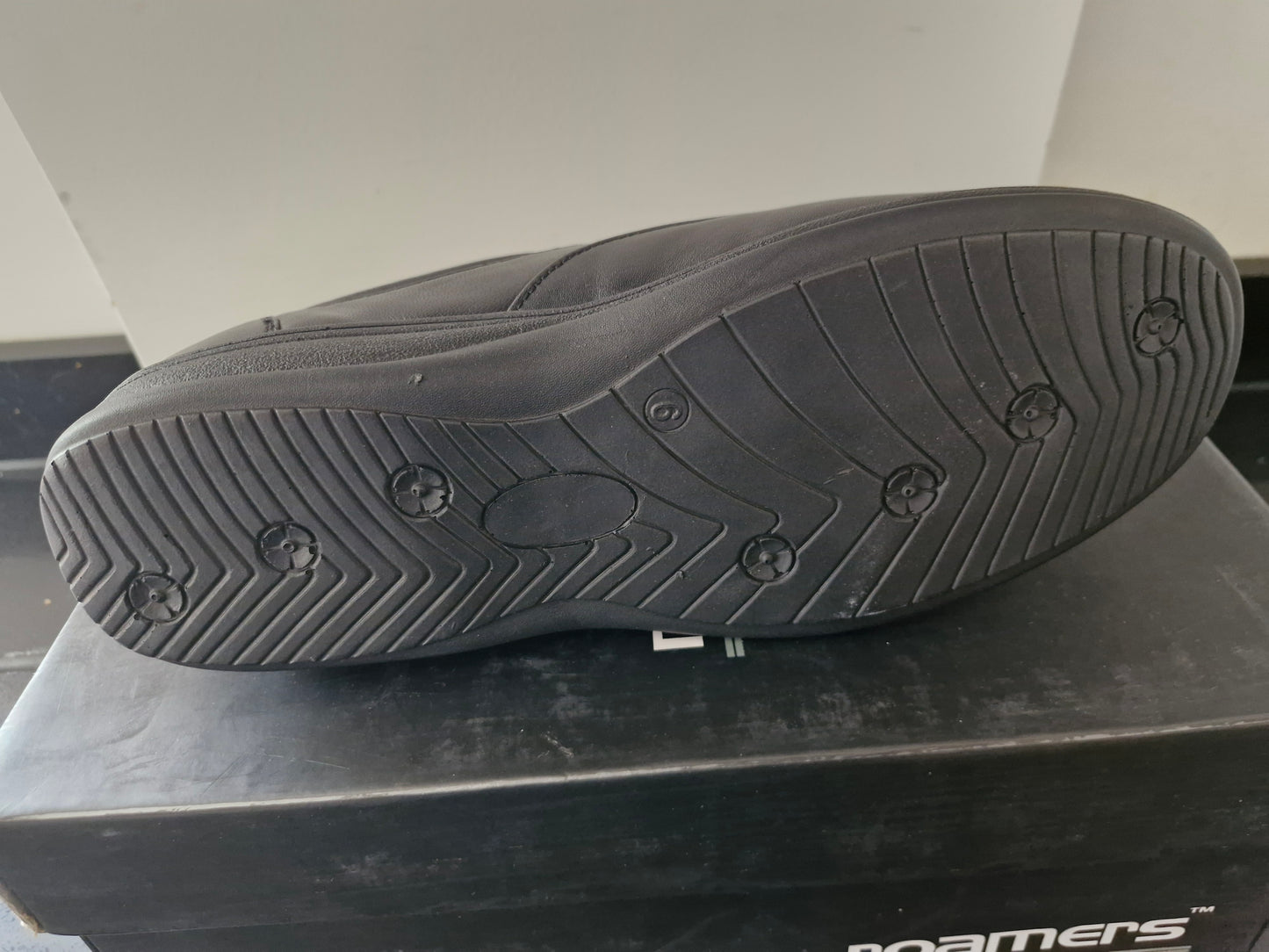 2. Roamers Black Soft Leather Square Toe Shoe Size 6 (M848A)