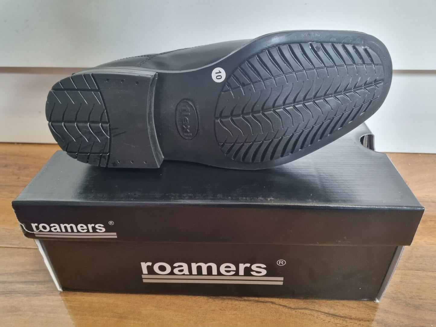 2. Roamers - 4 Eye Capped Gibson Shoe - Black Leather (M247A)