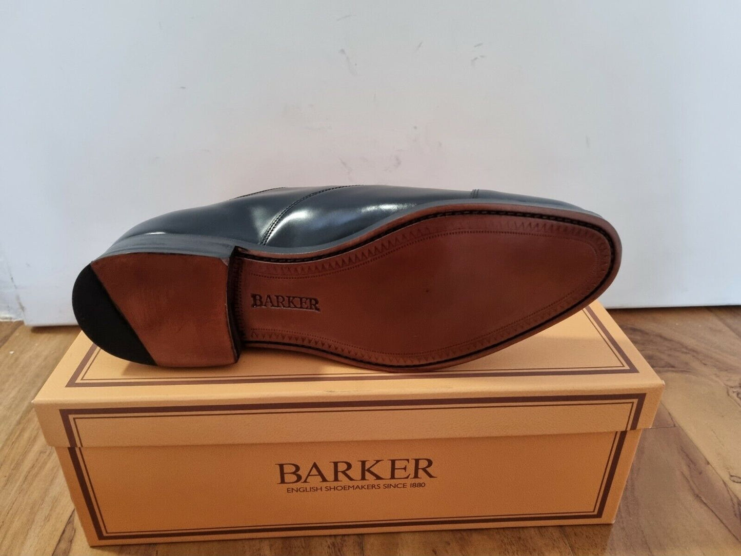Barker - Luton - Hi-Shine Black Leather Oxford Shoe