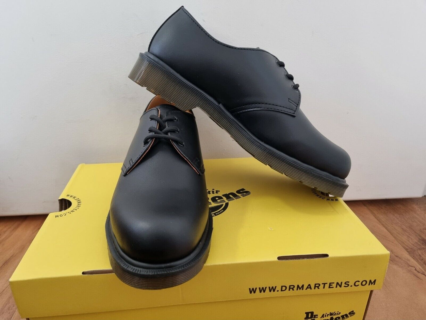 Dr Marten - 3 Eye Gibson Shoe - Black Leather