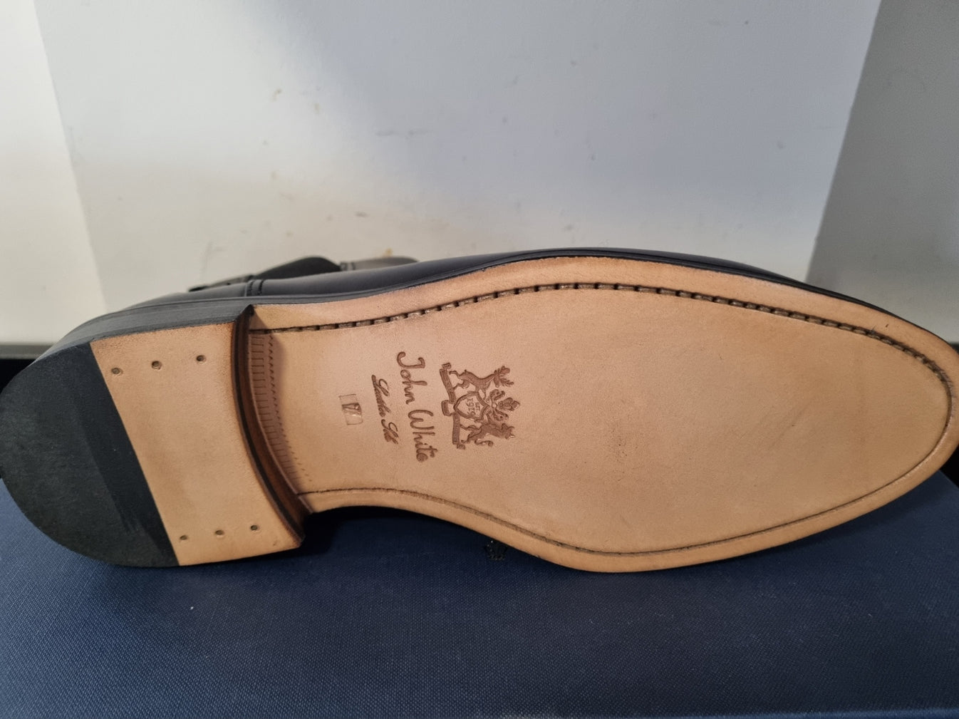 John White Chelsea Boot - Black Leather – blackmansshoes