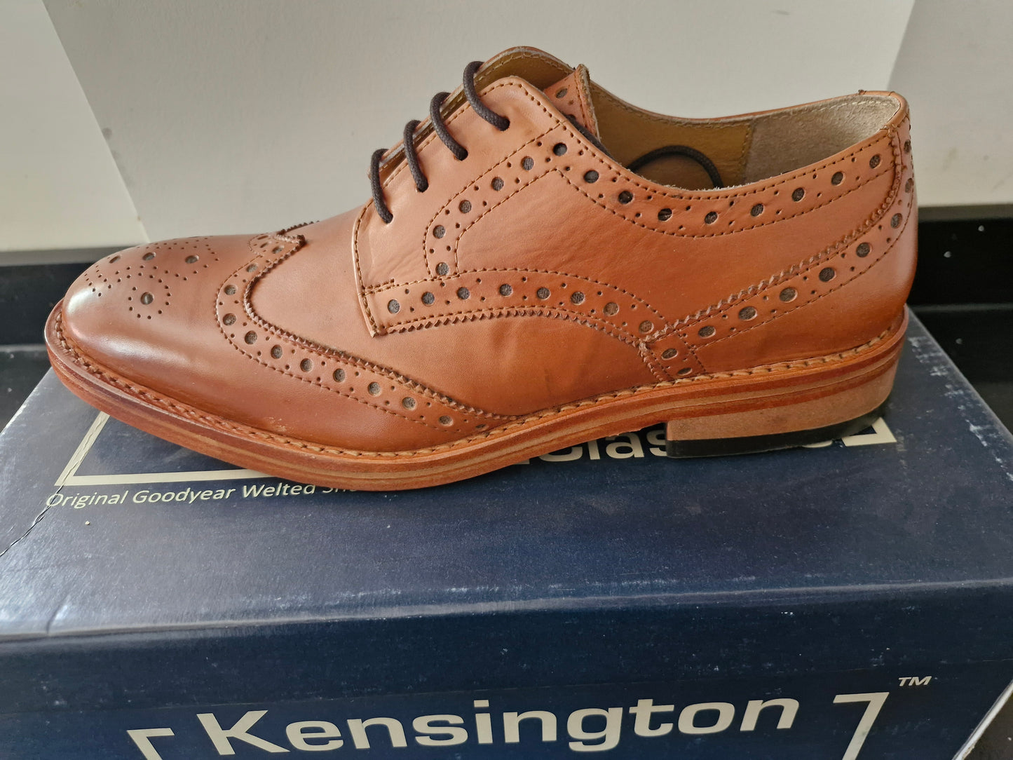 Kensington - Full Brouge Classic – Tan Leather (M929LT)