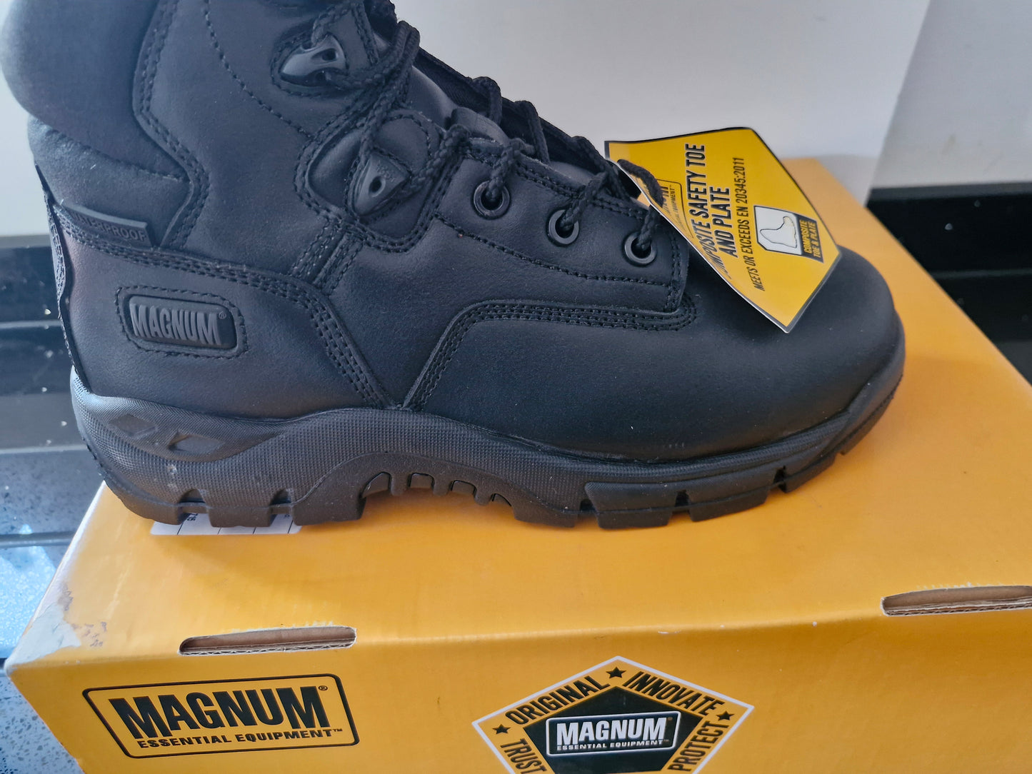 Magnum Boots Precicion Site Master Size 6