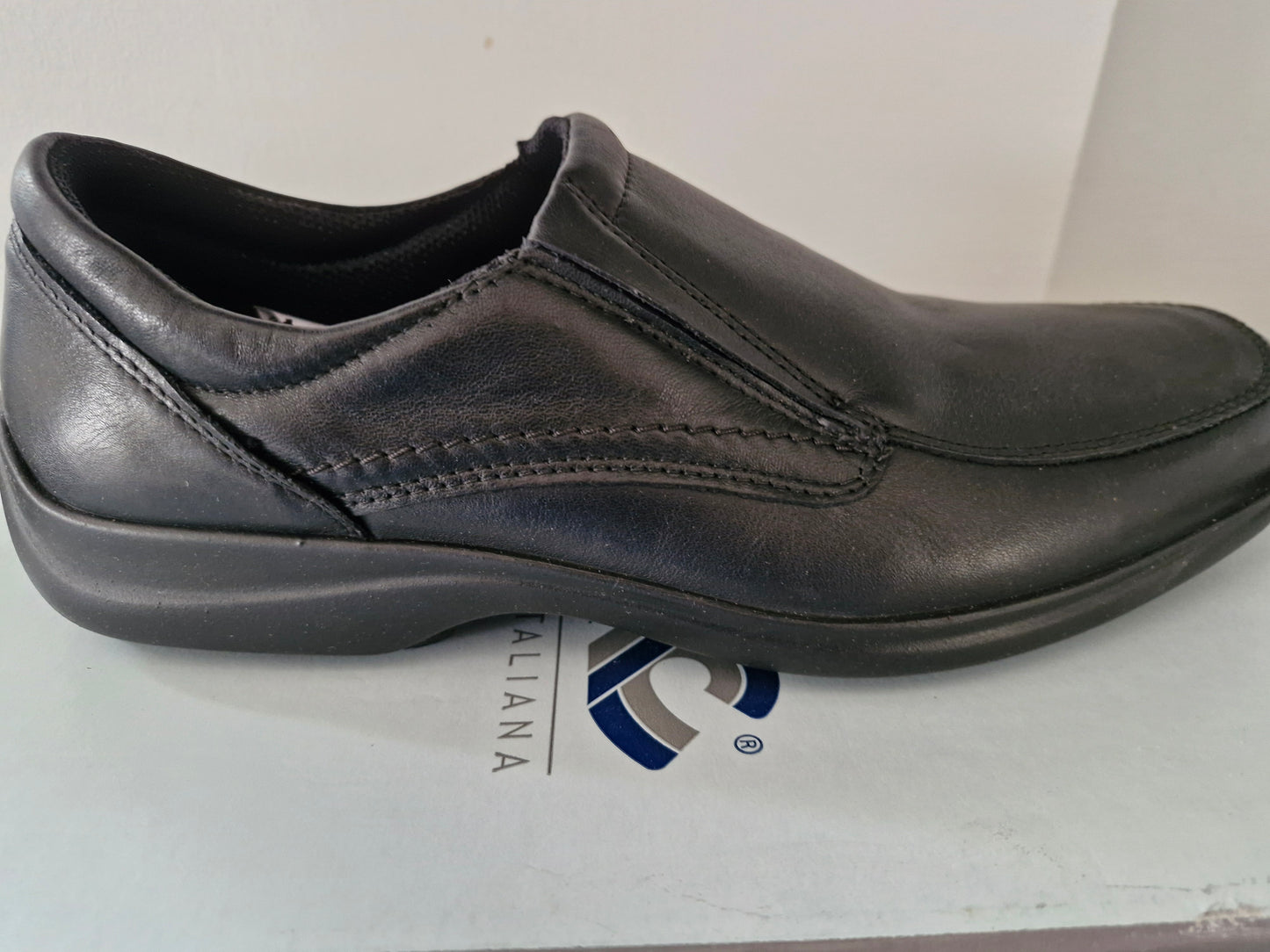 2. IMAC - Superlightweight Twin Gusset Casual Leather Shoe (M268A)