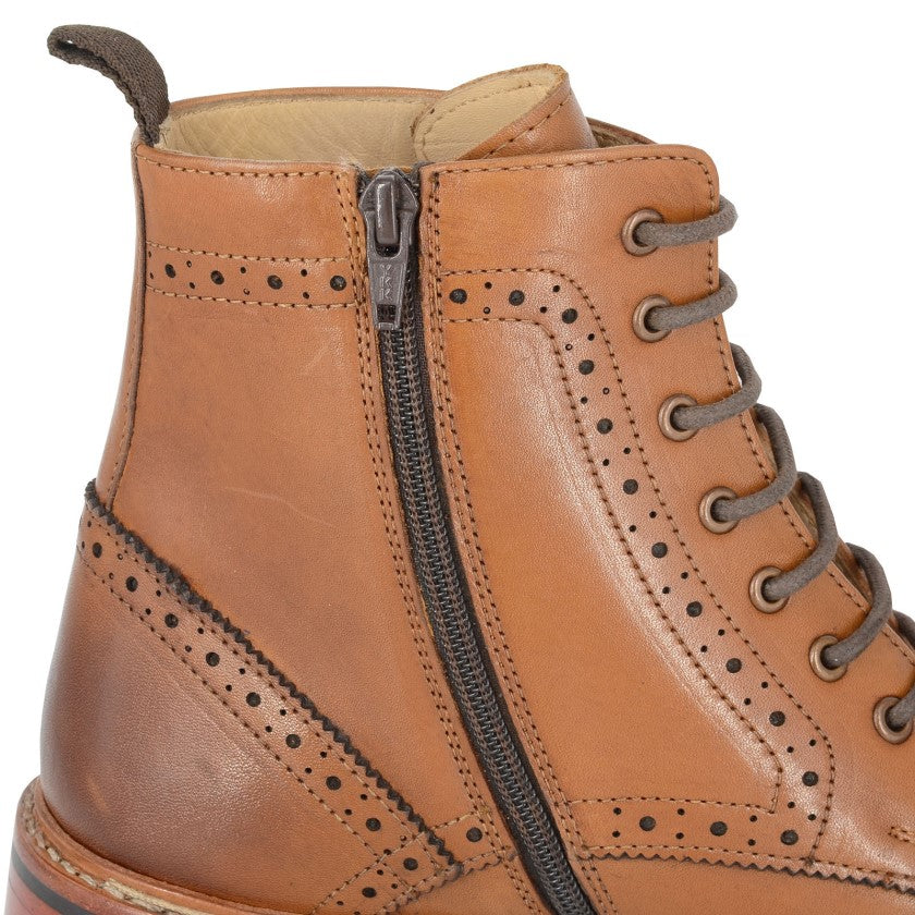 Stable Boot by Woodland - 7 Eye Zip (M528)