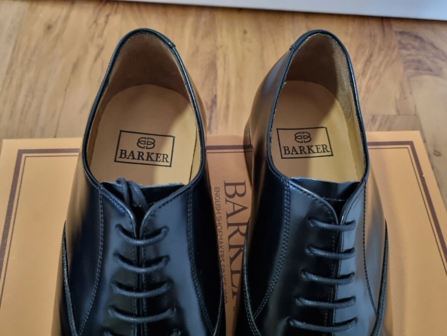 Barker - Luton - Hi-Shine Black Leather Oxford Shoe