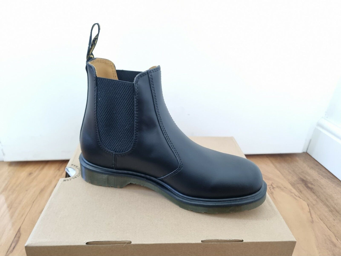 Dr Marten Chelsea Boot - Black Leather