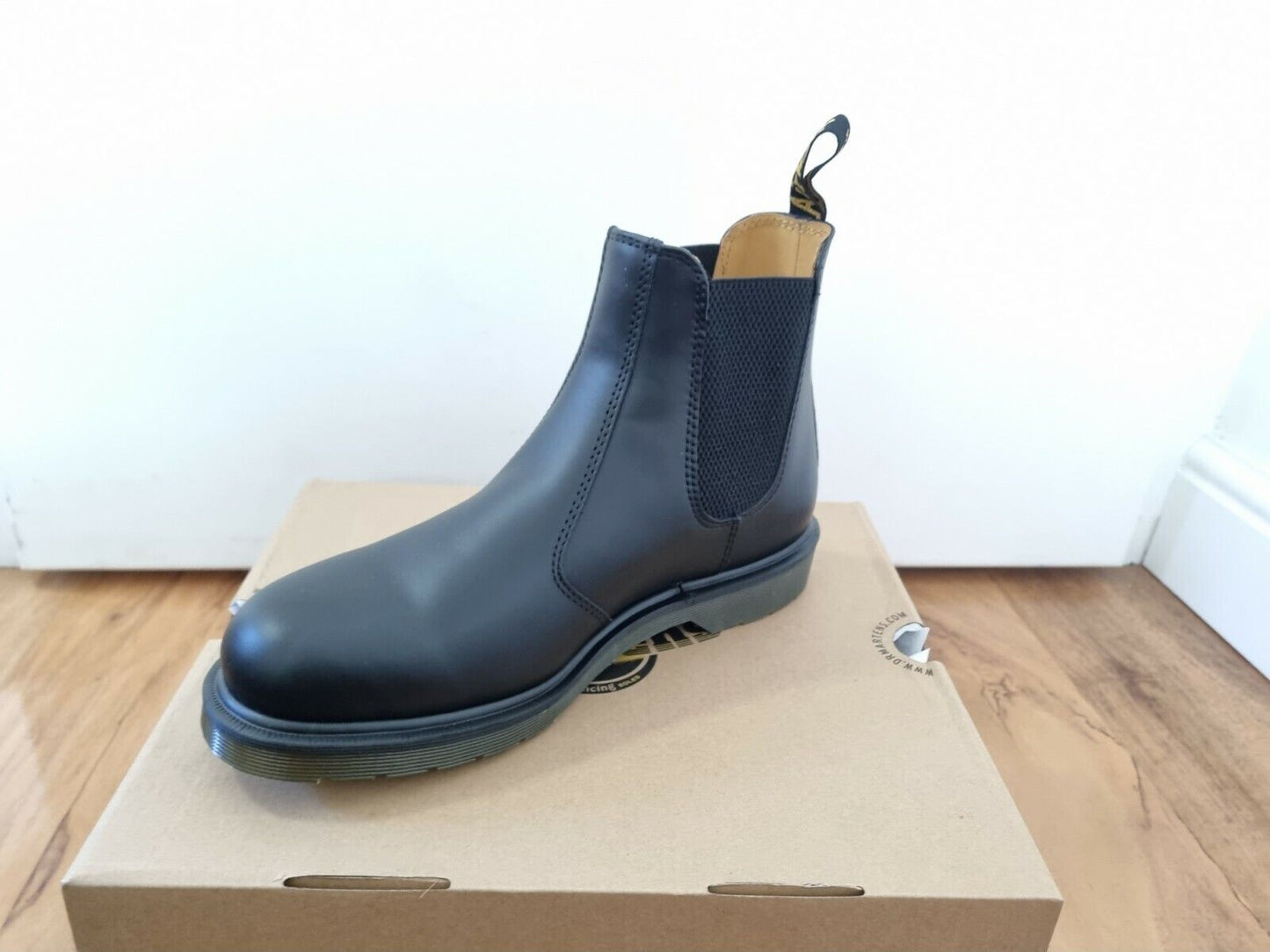 Dr Marten Chelsea Boot - Black Leather
