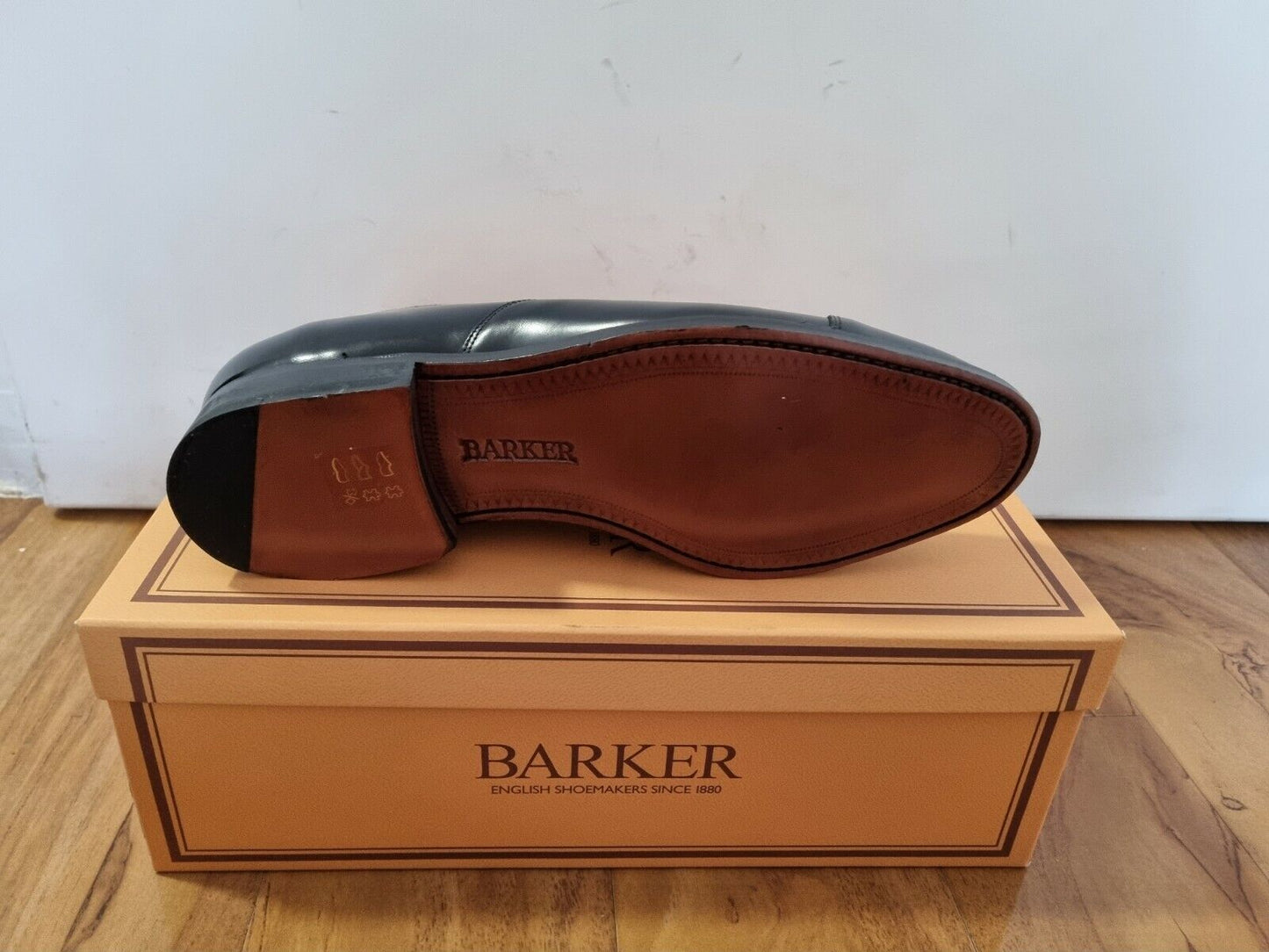 Barker - Luton - Hi-Shine Black Leather Oxford Shoe